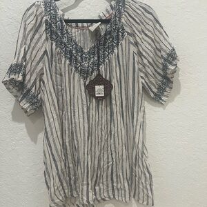 Knox Rose NWT Larger